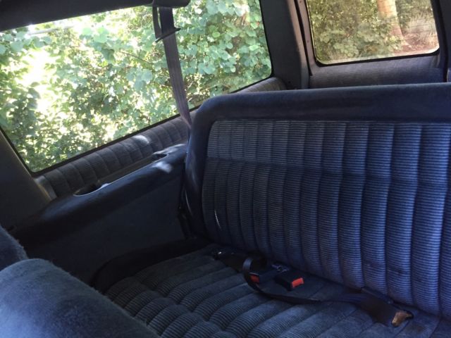 1994 Chevrolet Suburban - photo 11