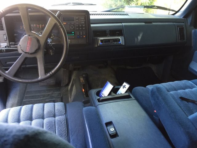 1994 Chevrolet Suburban - photo 12
