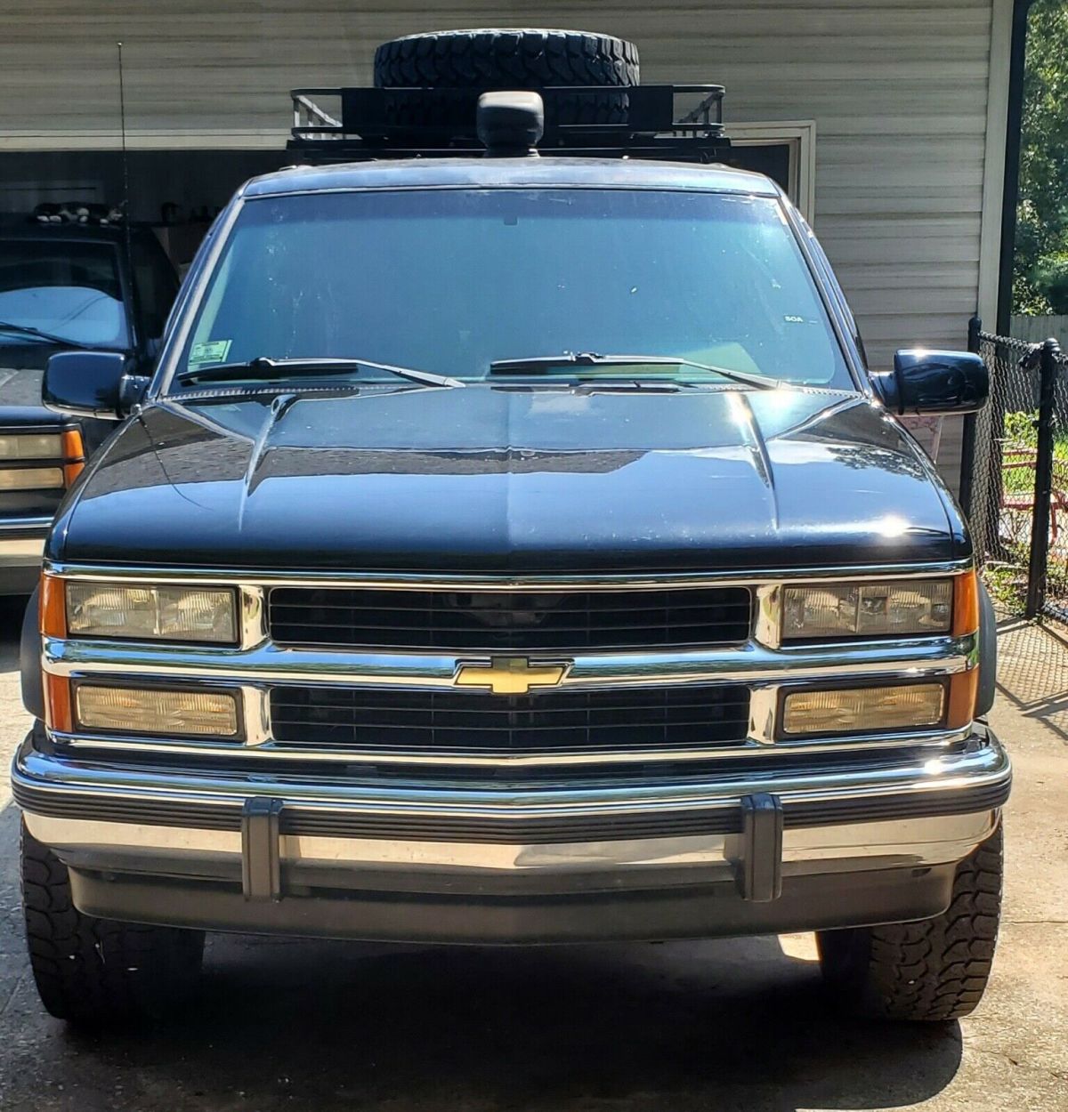1994 Chevrolet Suburban C1500 - photo 2