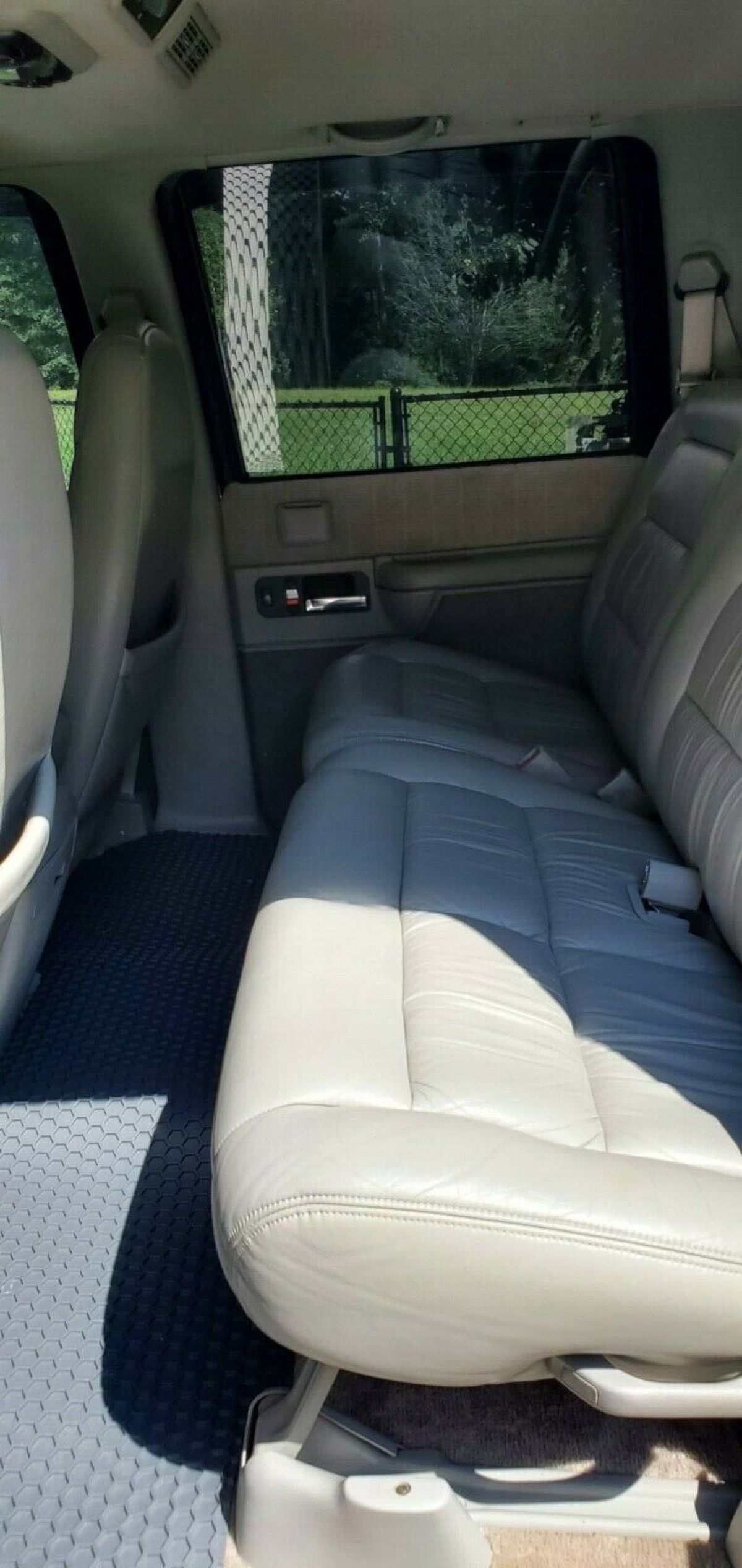 1994 Chevrolet Suburban C1500 - photo 6