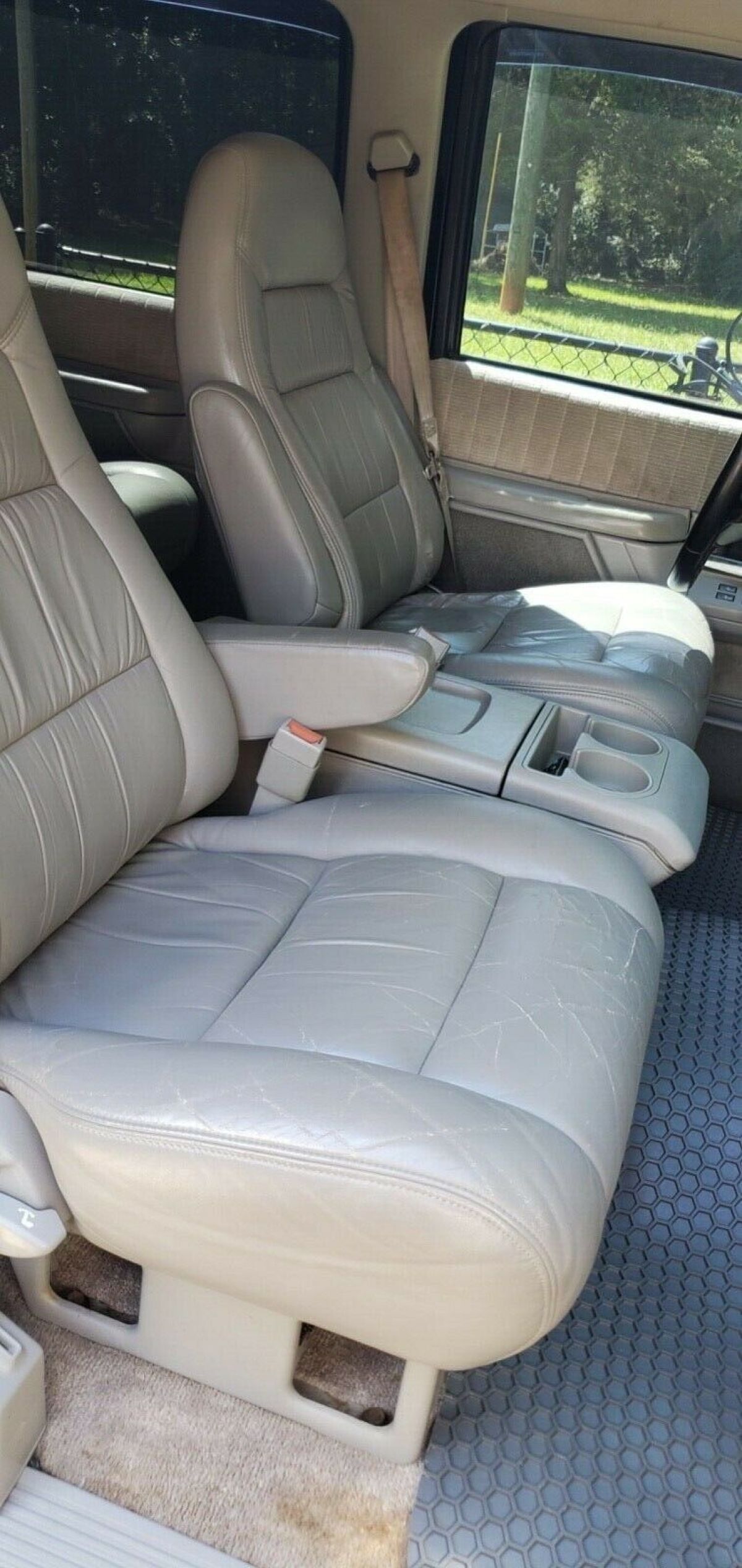 1994 Chevrolet Suburban C1500 - photo 7