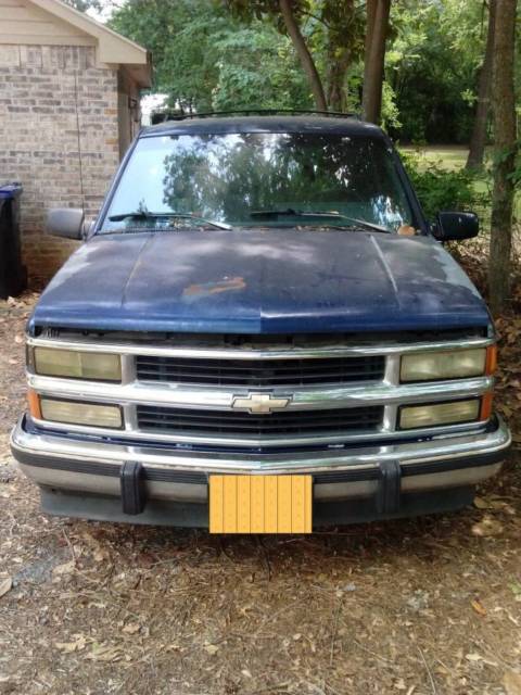 1994 Chevrolet Suburban 1500 - photo 2