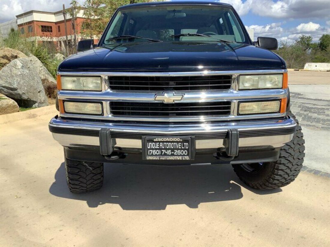 1994 Chevrolet Suburban K1500 4dr K1500 - photo 2