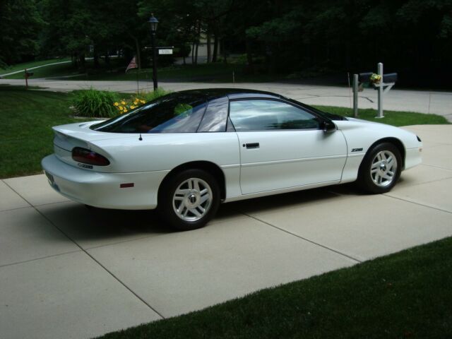 1994 CHEVY CAMARO Z28,WHITE,MINT,5.7,AUTO,CHEVROLET, red interior,rare 1994 Chevrolet Camaro CLOTH