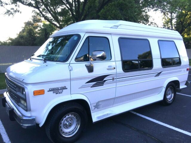 1994 Chevy G20 Custom Camper Van by Starcraft 76Kmiles FREE New Purple Mattress 1994 Chevrolet G20 Van Starcraft Custom Conversion
