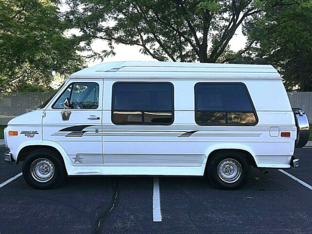 1994 Chevrolet G20 Van Starcraft Custom Conversion - photo 2