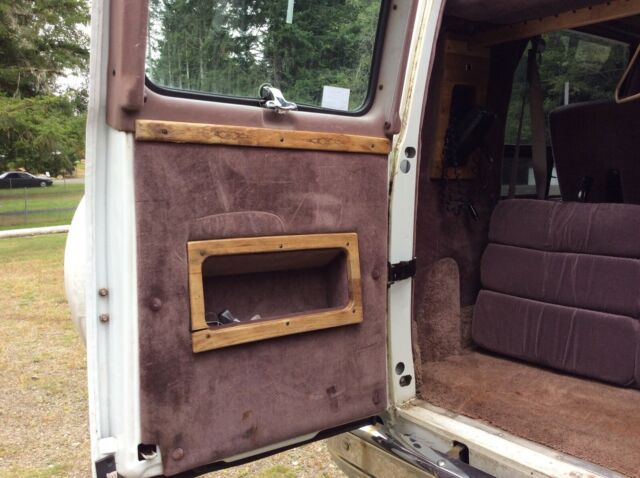 1994 Chevrolet G20 Van Explorer - photo 2