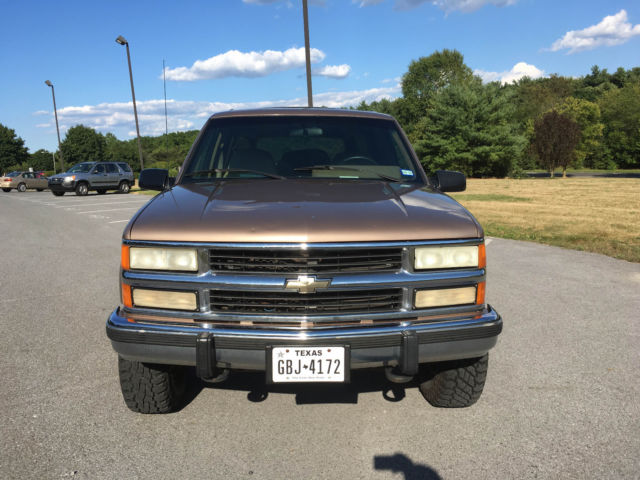 1994 Chevrolet Suburban - photo 2