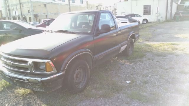 1994 CHEVY S10 214,999 MILES HAVE KEY STARTS & RUNS TIRES ARE BEST FEATURE 1994 Chevrolet S-10