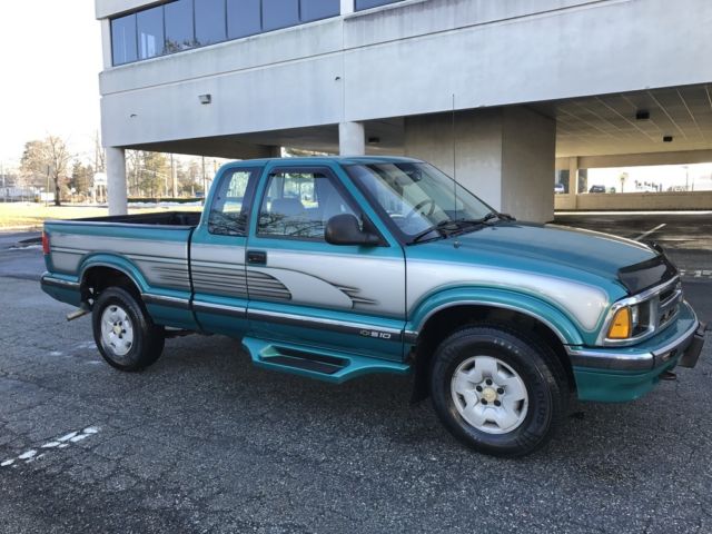 1994 CHEVY S10 * 4X4 * EXTENDED CAB 1994 Chevrolet S-10 BASE