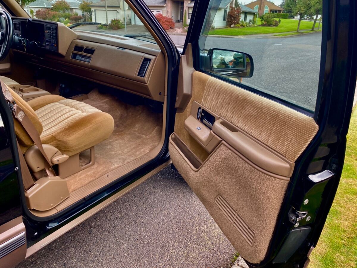 1994 Chevrolet Suburban - photo 11