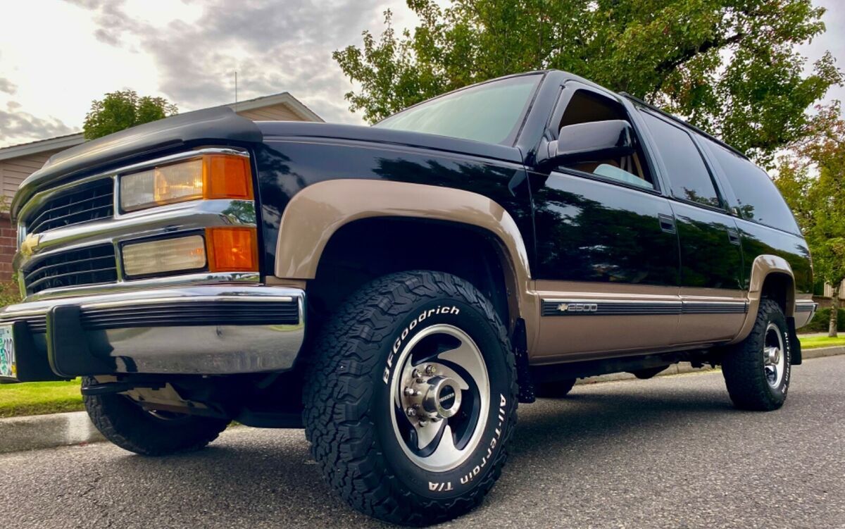 1994 Chevrolet Suburban - photo 2