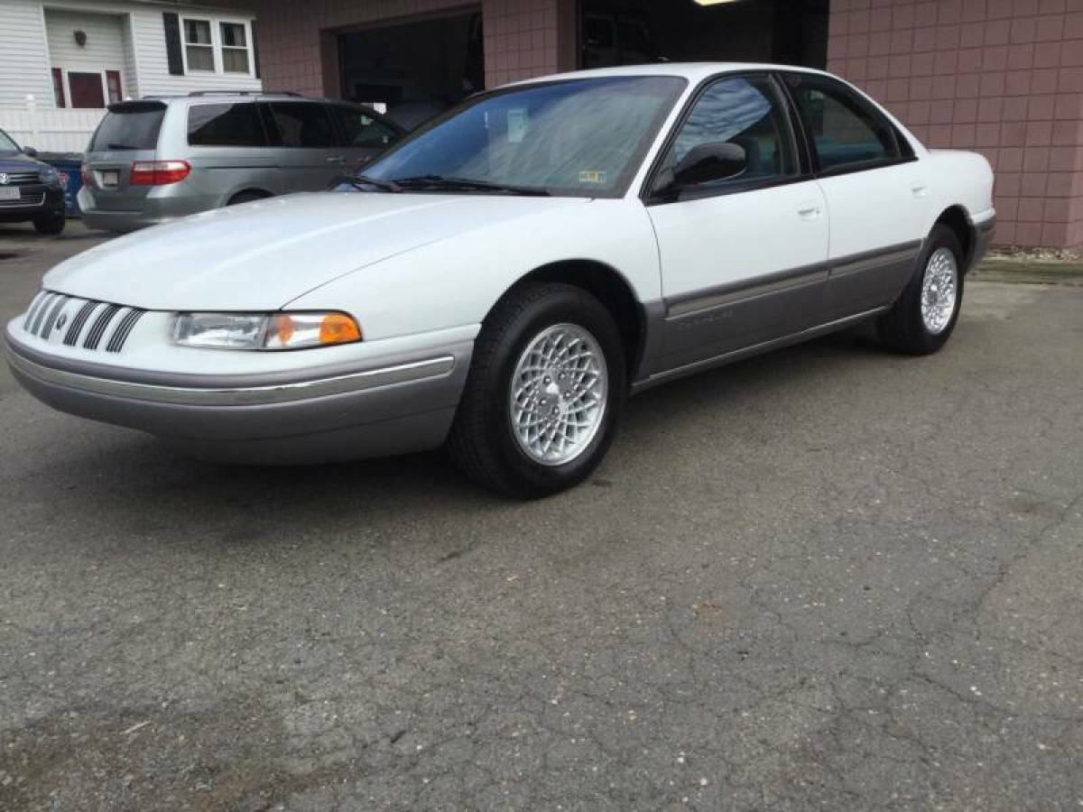 1994 Chrysler Concorde 4dr Sedan Automatic 4-Speed FWD V6 3.5L Gasoline White 1994 Chrysler Concorde Base 4dr Sedan