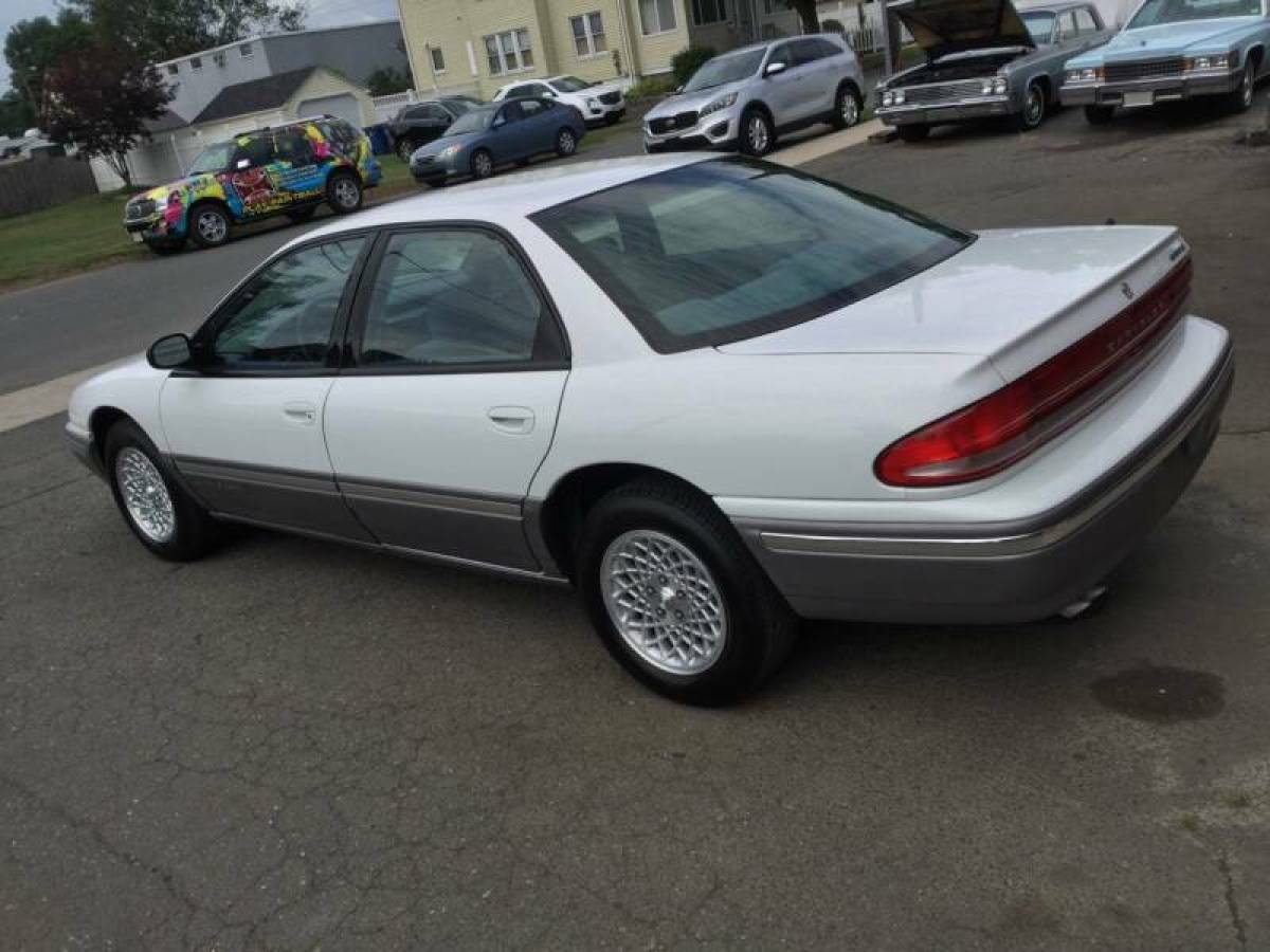 1994 Chrysler Concorde Base 4dr Sedan - photo 3