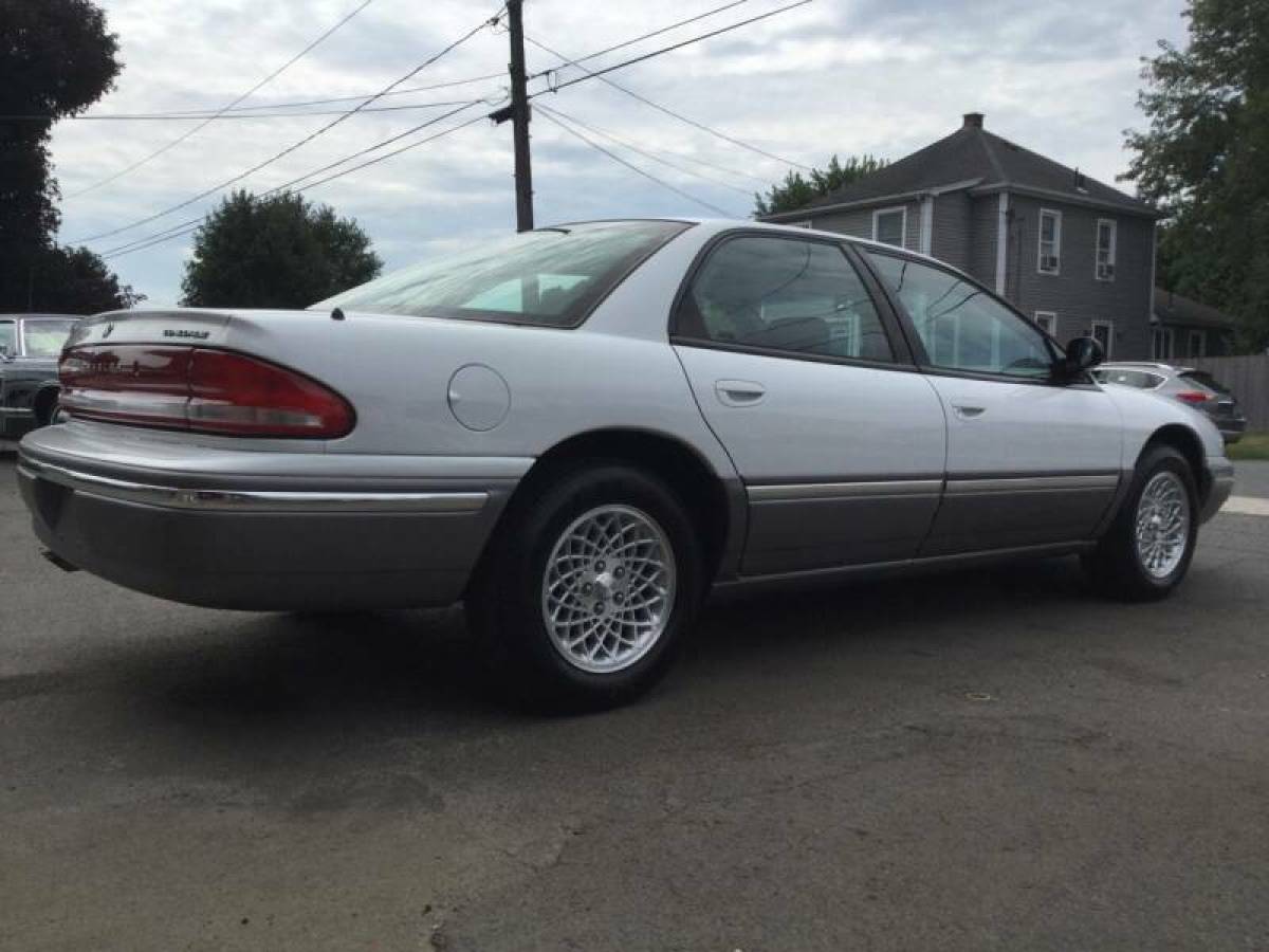 1994 Chrysler Concorde Base 4dr Sedan - photo 5