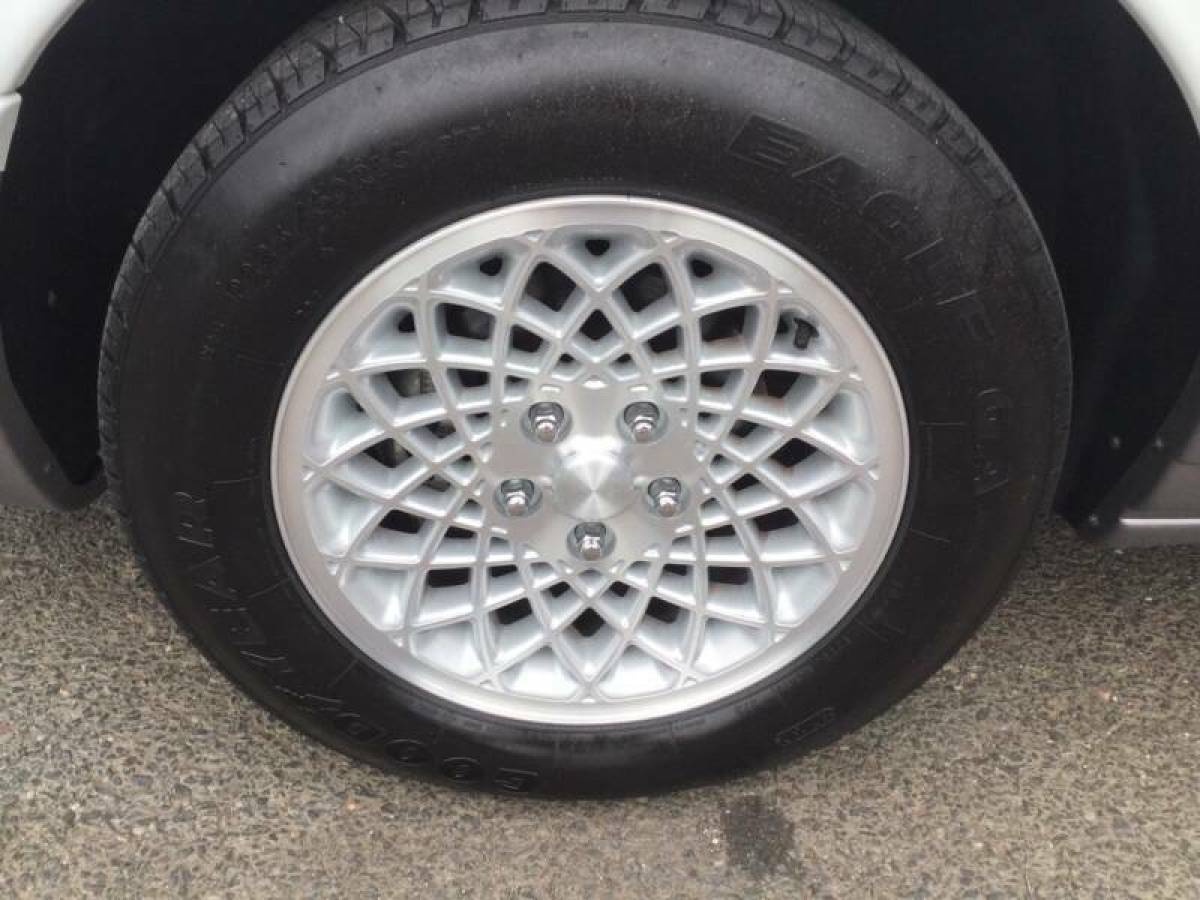 1994 Chrysler Concorde Base 4dr Sedan - photo 6