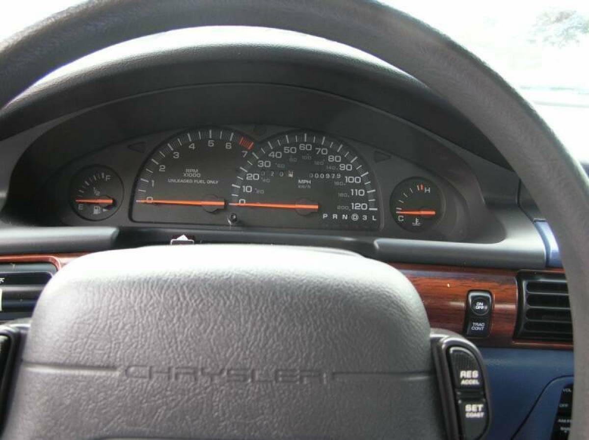 1994 Chrysler Concorde Base 4dr Sedan - photo 9