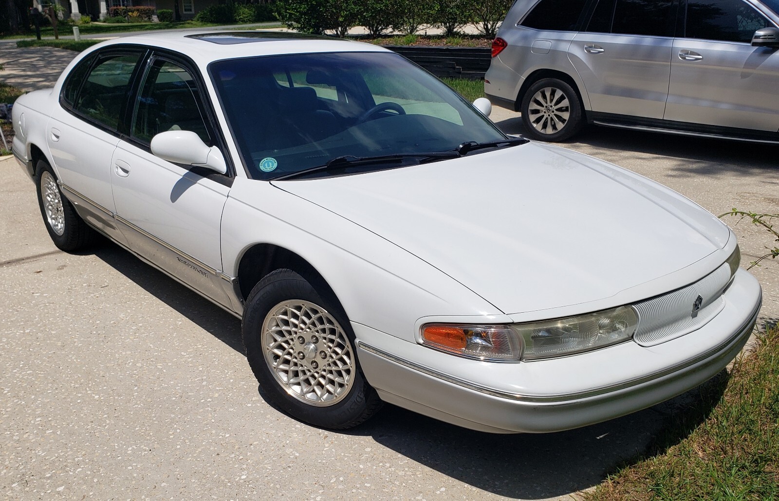 1994 Chrysler LHS - photo 2