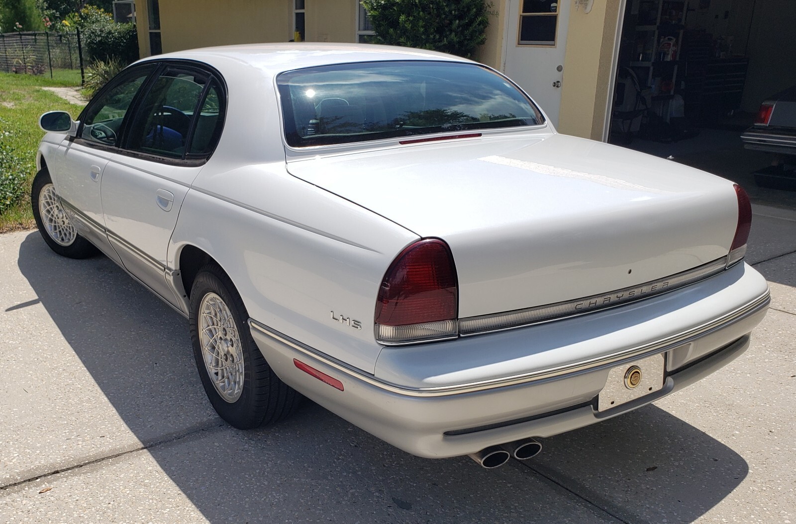 1994 Chrysler LHS - photo 4