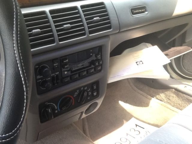 1994 Chrysler New Yorker Runs Drives Body Inter 3.5LV6 4 speed auo - photo 10