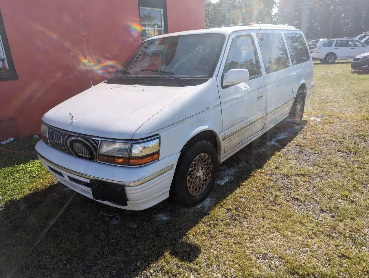 1994 Chrysler Town and Country, White with 147887 Miles available now! 1994 Chrysler Town and Country Base 3dr Extended Mini Van