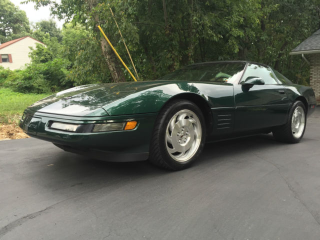 1994 CORVETTE COUPE 2,232 MILES *** EVERY OPTION POLO GREEN/TAN 1-OWNER 6SPEED 1994 Chevrolet Corvette