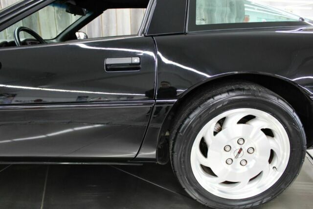 1994 Chevrolet Corvette Low Miles Great Condition Loaded w/Options - photo 10