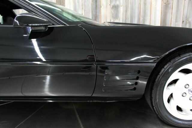 1994 Chevrolet Corvette Low Miles Great Condition Loaded w/Options - photo 11