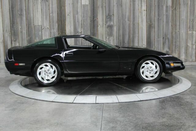 1994 Chevrolet Corvette Low Miles Great Condition Loaded w/Options - photo 5