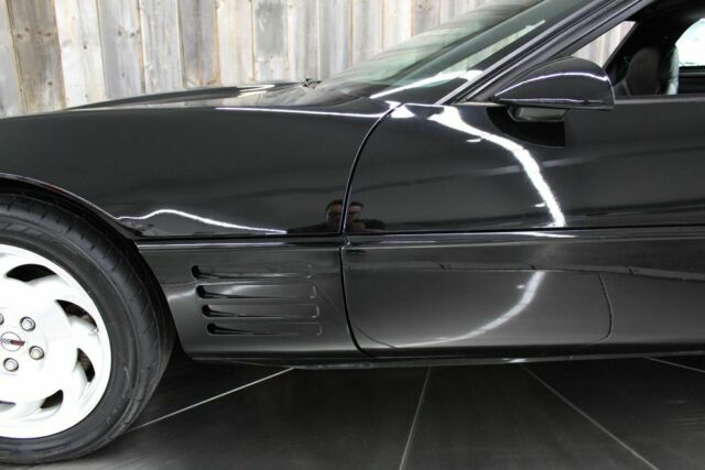 1994 Chevrolet Corvette Low Miles Great Condition Loaded w/Options - photo 9