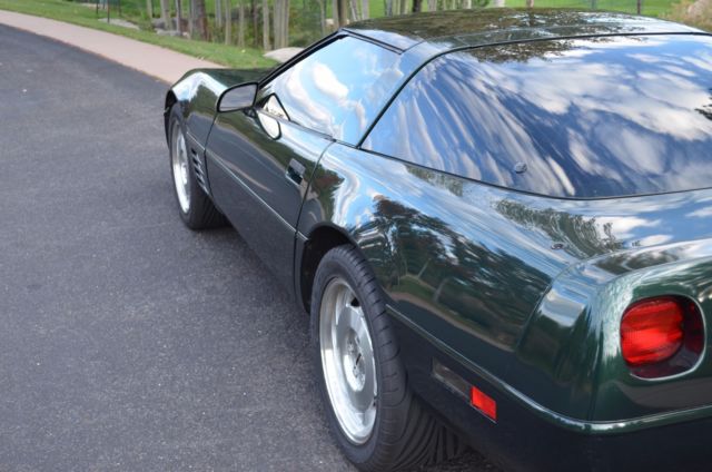 1994 Corvette, LT1, 6-Speed, 2-tops, Polo Green & Light Beige 1994 Chevrolet Corvette