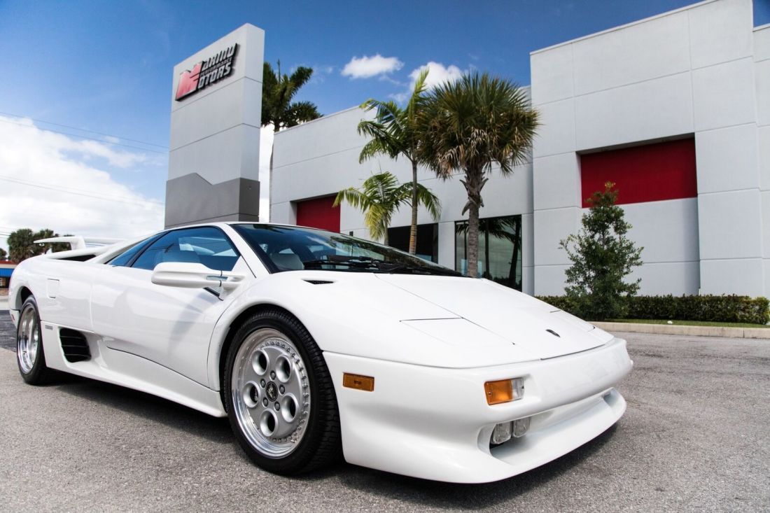 1994 DIABLO VT - VERY WELL MAINTAINED - RARE COLORS - SUBWOOFER - REAR WING 1994 Lamborghini Diablo VT