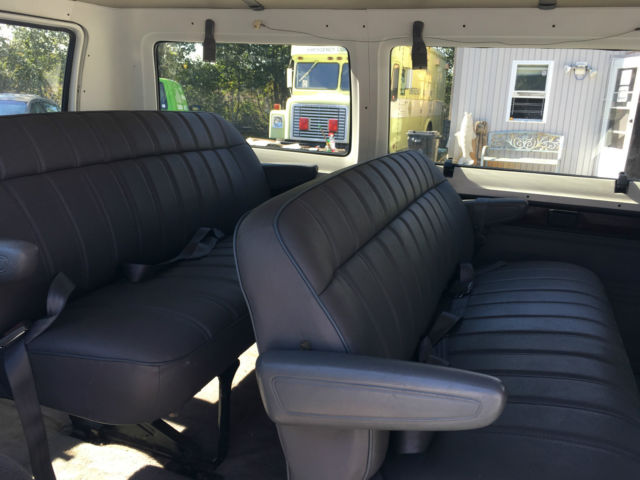 1994 Dodge Other Base Standard Passenger Van 3-Door - photo 8