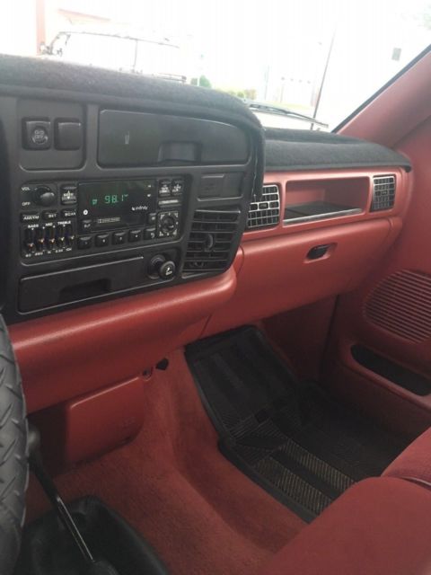 1994 Dodge Ram 2500 Laramie SLT - photo 9