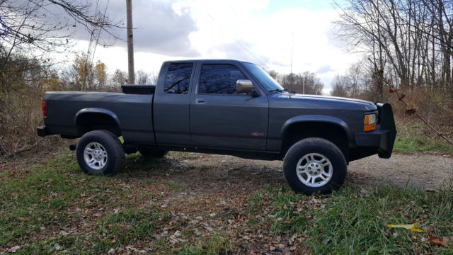 1994 Dodge Dakota SLT Extended Cab Pickup 2-Door - photo 3