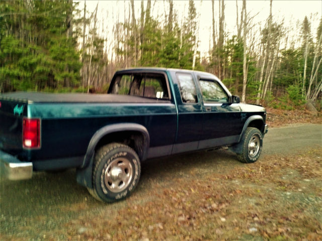 1994 Dodge Dakota Sport Extended Cab Pickup 2-Door - photo 2