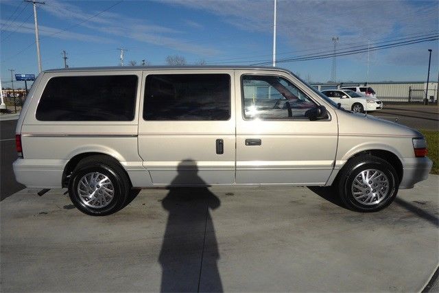 1994 Dodge Grand Caravan SE - photo 5