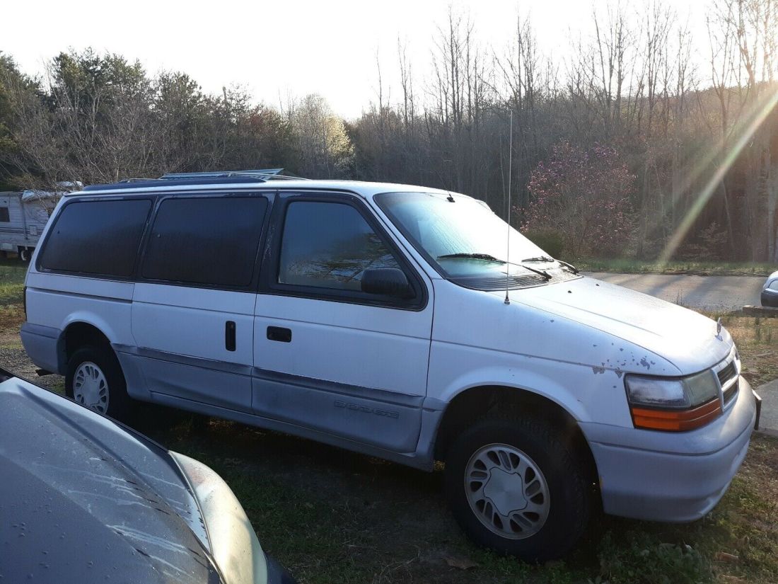 1994 Dodge Grand Caravan LE - photo 4