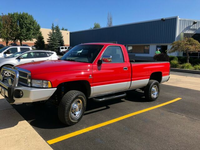 1994 Dodge Ram 12 Valve Cummins Turbo Diesel 4-Wheel Drive 1994 Dodge Ram 2500 SLT 2-Tone