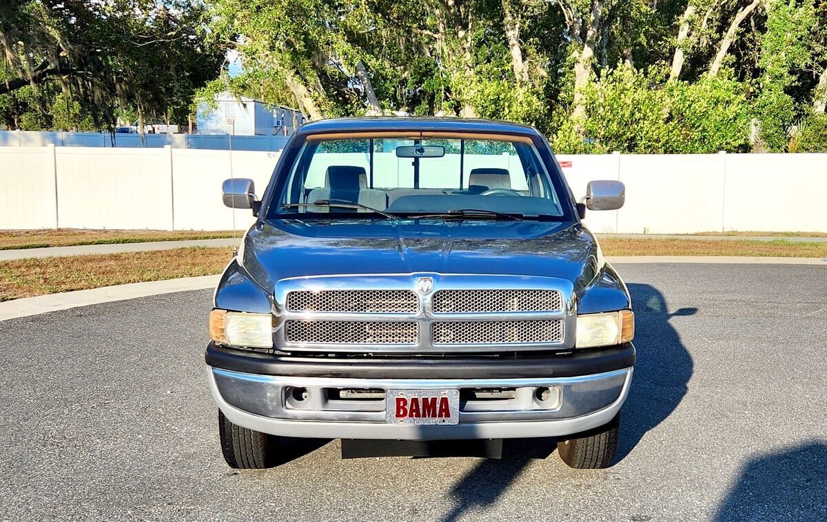 1994 Dodge Ram 1500 Short Bed Magnum V8 - photo 2