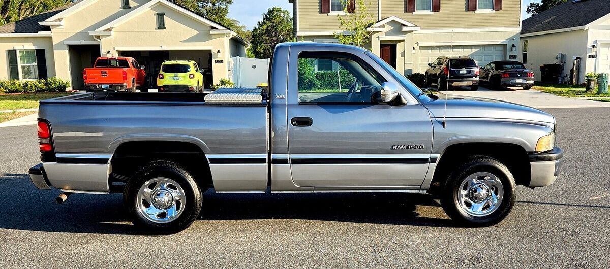 1994 Dodge Ram 1500 Short Bed Magnum V8 - photo 4