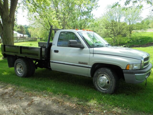 1994 Dodge Ram 3500 Regular Cab Flatbed 12V Diesel Dual Rear Wheels Dually 1994 Dodge Ram 3500 SLT