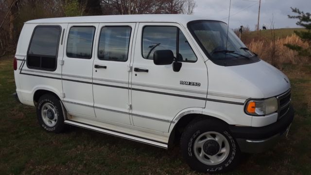1994 DODGE RAM B250 VAN TOW PACKAGE LOW MILES VERY CLEAN GREAT CONDITION 1994 Dodge Ram Van