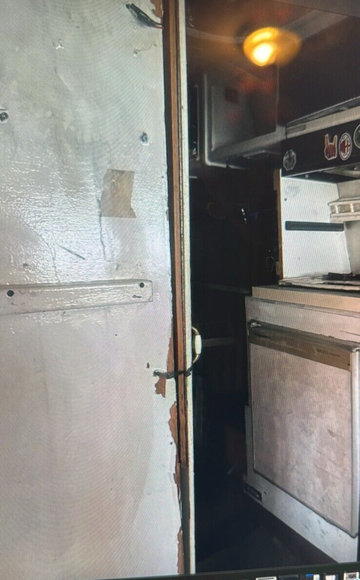 1994 Dodge Ram Van RV    CLASS B  DODGE RAM  5.2 - photo 12