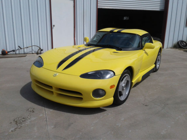 1994 Dodge Viper RT/10 (9200 Orginal Miles) Yellow with Black Racing Stripes. 1994 Dodge Viper