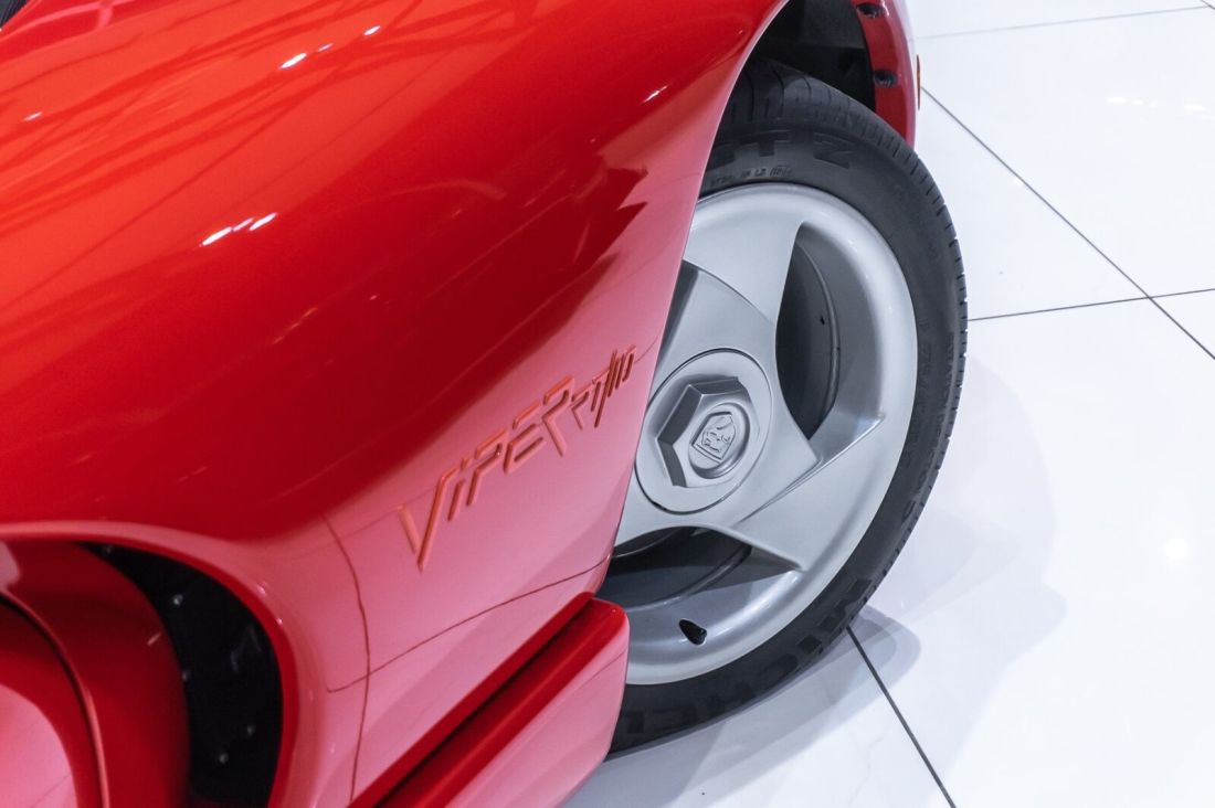 1994 Dodge Viper RT/10 SOFT TOP AND WINDOW INSERTS INCLUDED! 16K MILES! - photo 10