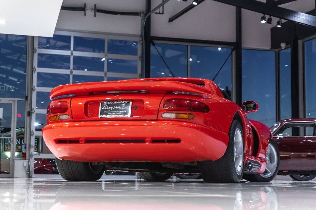 1994 Dodge Viper RT/10 SOFT TOP AND WINDOW INSERTS INCLUDED! 16K MILES! - photo 11