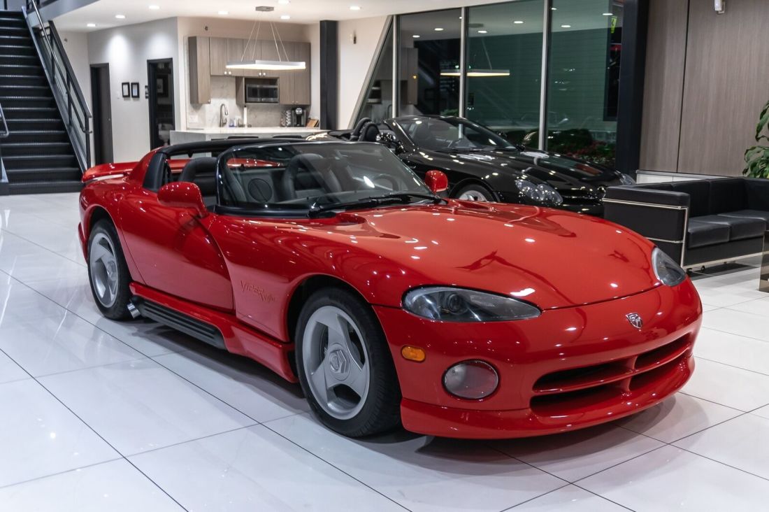 1994 Dodge Viper RT/10 SOFT TOP AND WINDOW INSERTS INCLUDED! 16K MILES! - photo 12