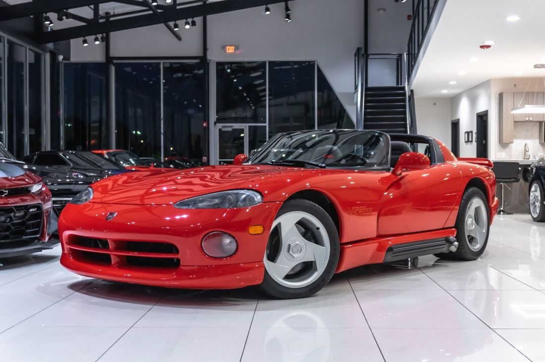 1994 Dodge Viper RT/10 SOFT TOP AND WINDOW INSERTS INCLUDED! 16K MILES! - photo 2