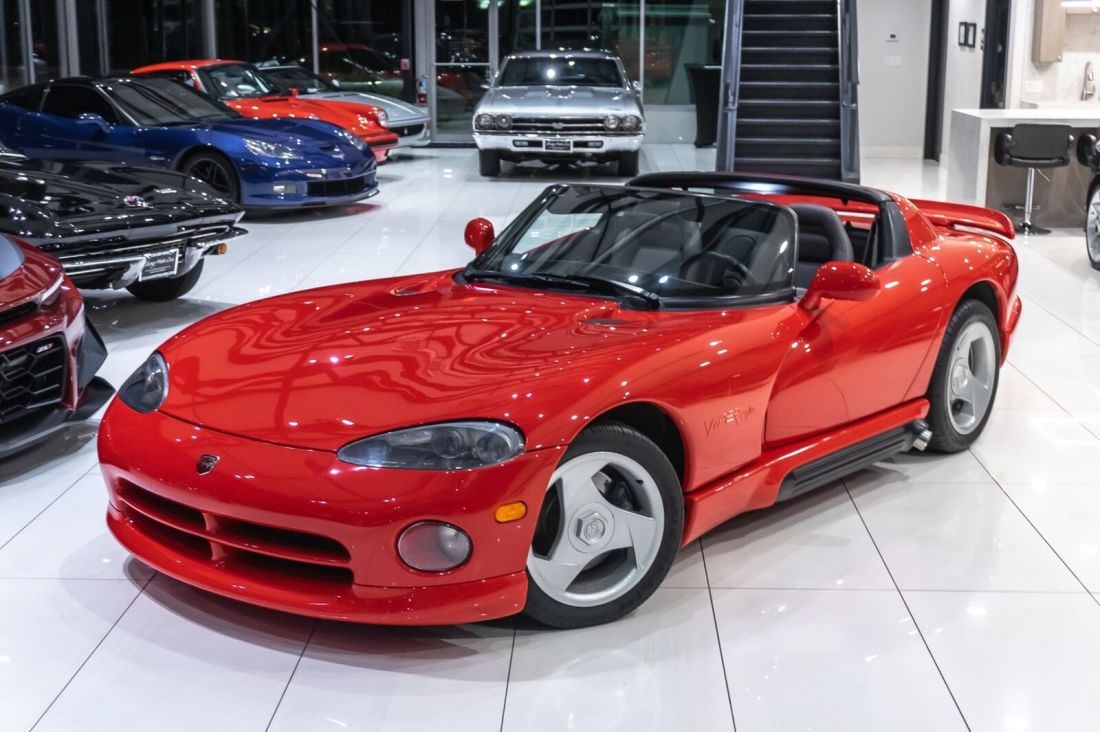 1994 Dodge Viper RT/10 SOFT TOP AND WINDOW INSERTS INCLUDED! 16K MILES! - photo 3